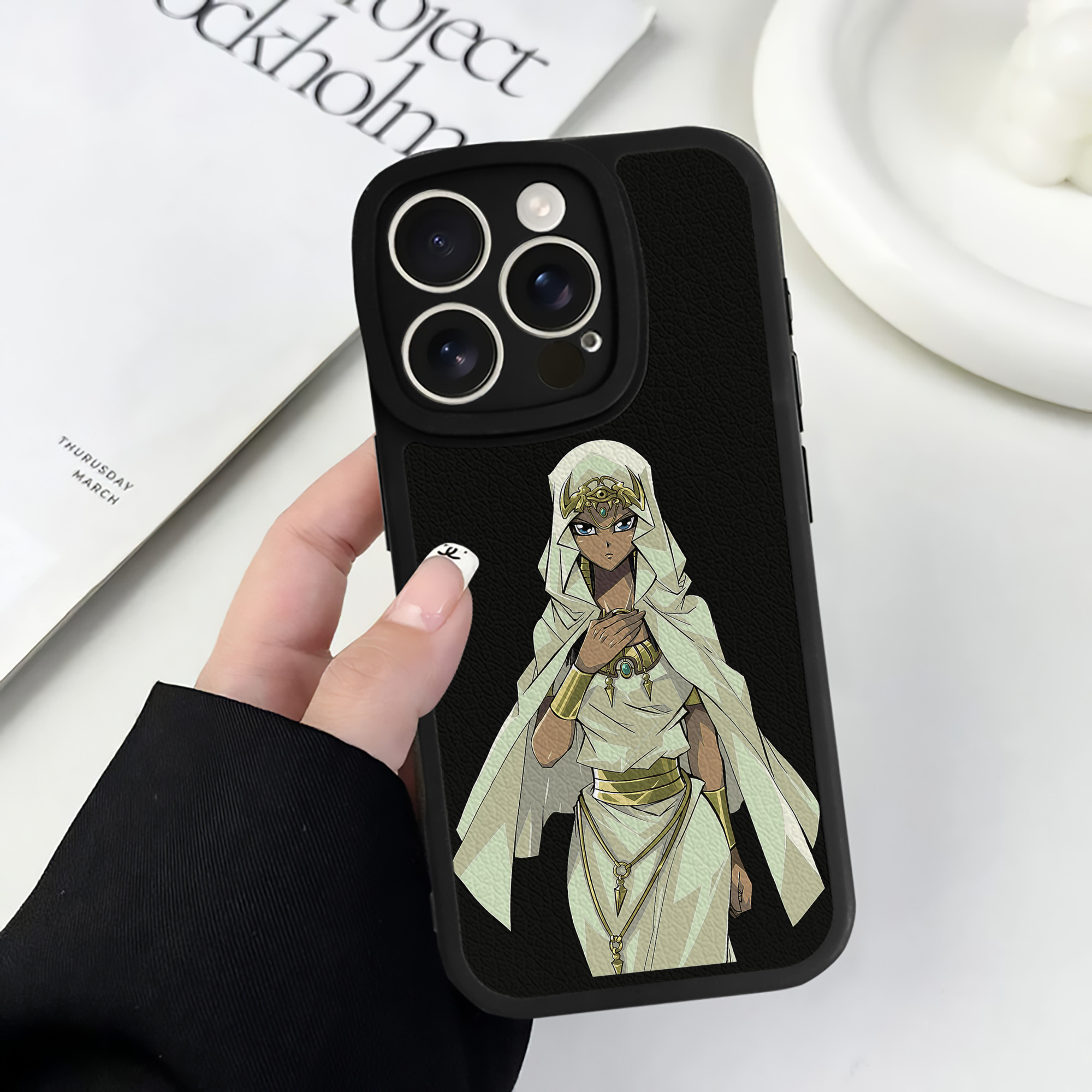 （画像用） 遊☆戯☆王 Yu-Gi-Oh! 【iPhone 16シリーズ対応】シリコンスマホケース（レザー調） 材質：シリコン